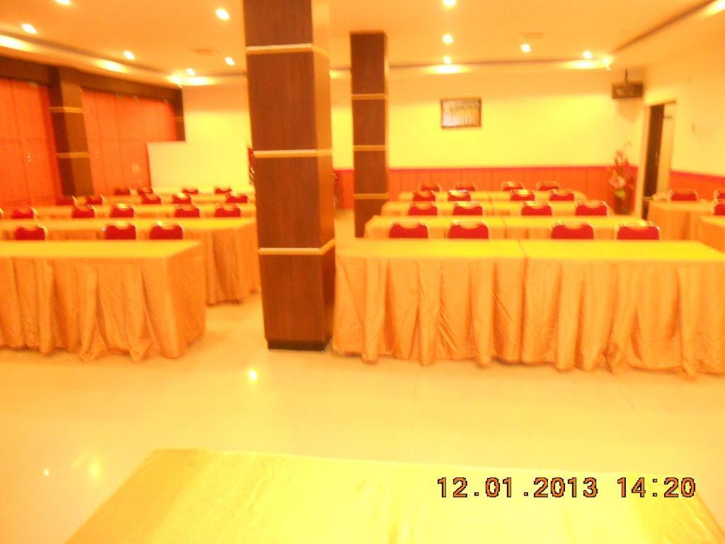 Parma Panam Hotel Pekanbaru Ngoại thất bức ảnh